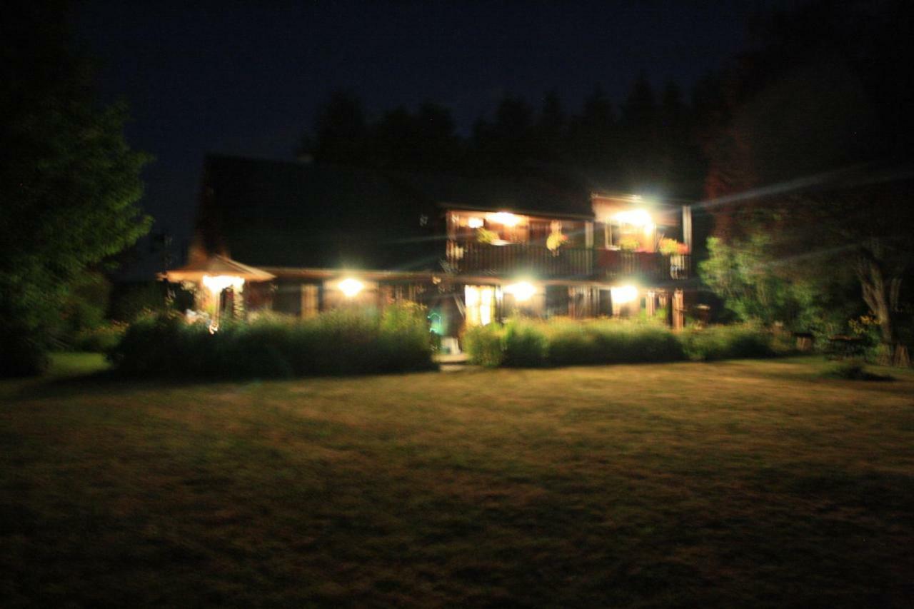 Spruce Lake Sauviat-sur-Vige 외부 사진